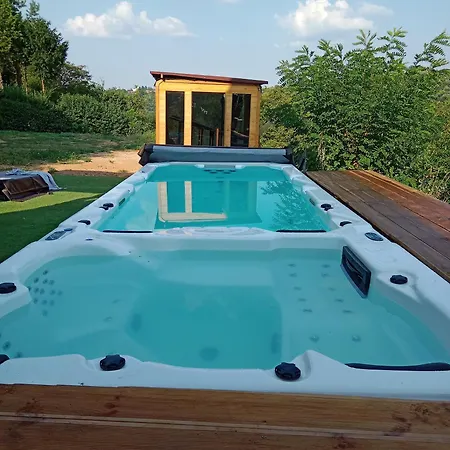 Mountain Yin&yang Vila