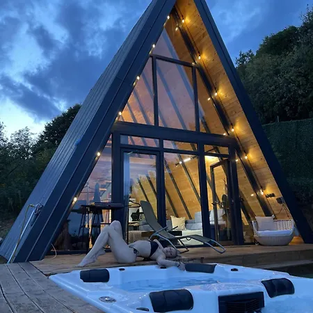 Mountain Yin&yang Villa Ledinci
