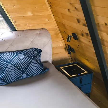 Mountain Yin&yang Villa Ledinci