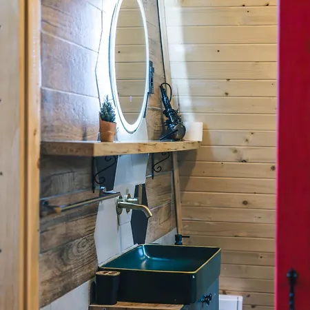 Mountain Yin&yang Ledinci